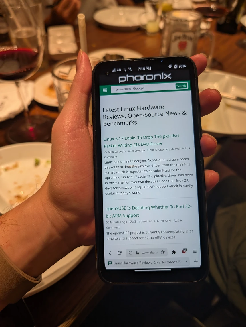 Image: Browsing Phoronix through 4G on the FLX1 Browsing Phoronix through 4G on the FLX1